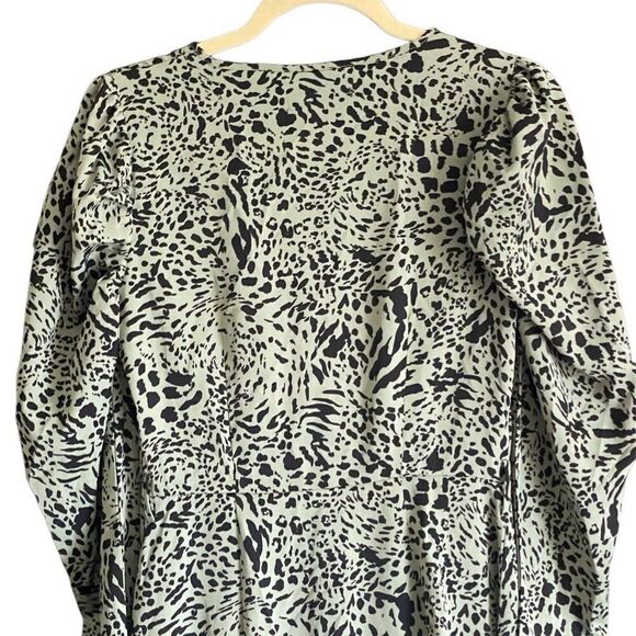 Misguided Green Animal Print Surplice Ruffle Dress. Size 6. - Picture 10 of 12